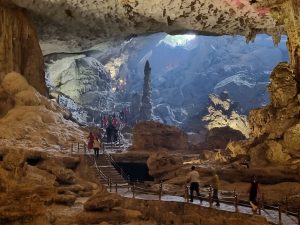 Sung Sot Cave - Halong Bay