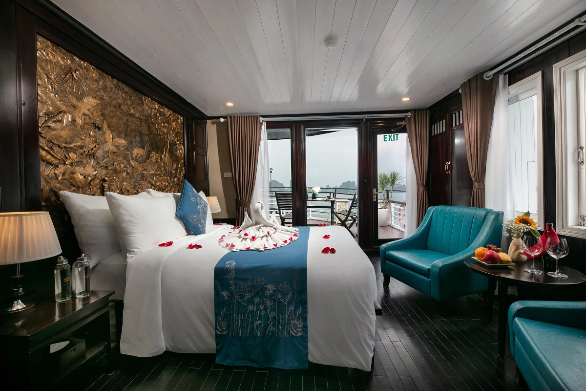 La Regina Classic Cruise – Bai Tu Long Bay