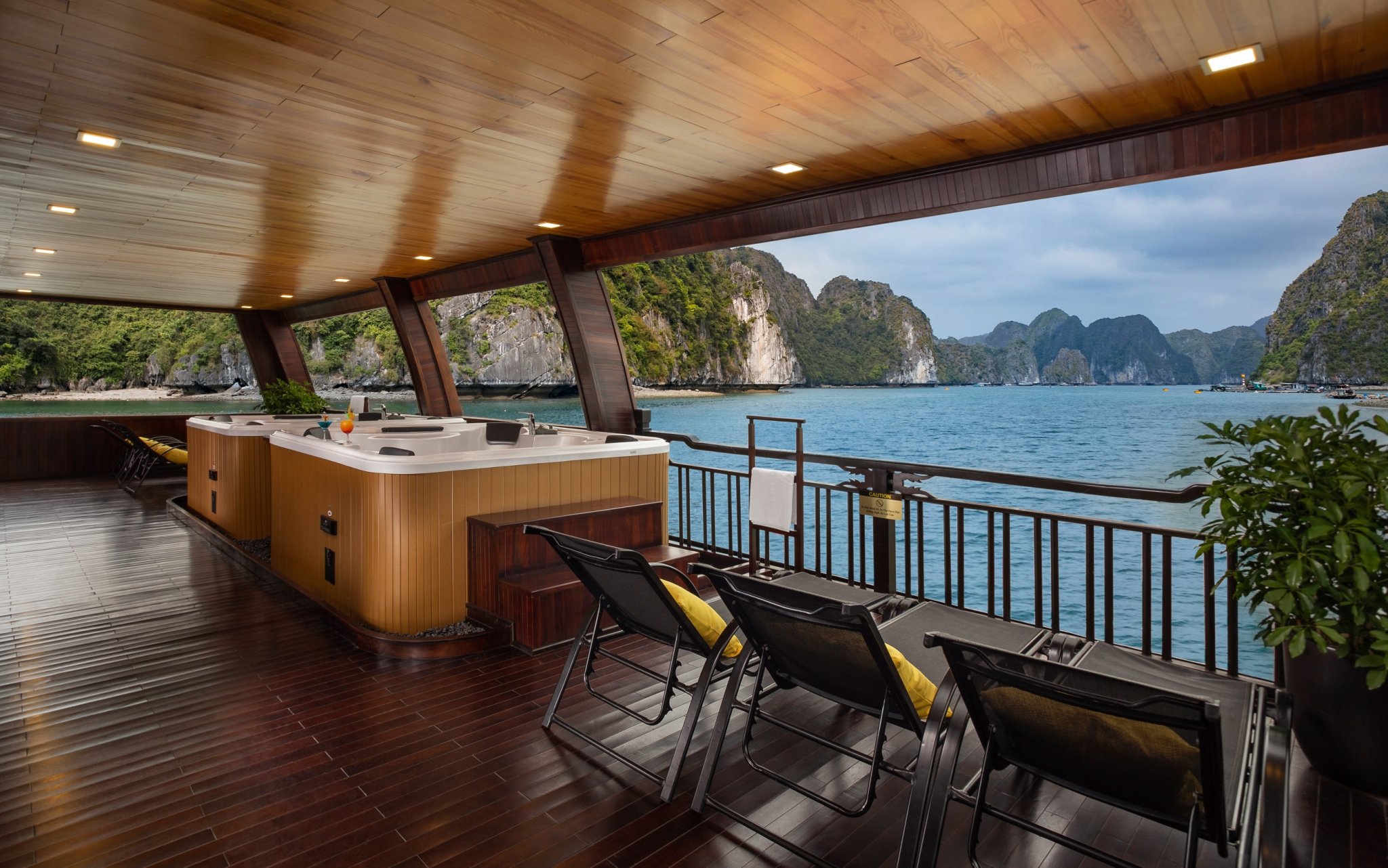 La Regina Grand - Vịnh Lan Hạ - Ảnh 3